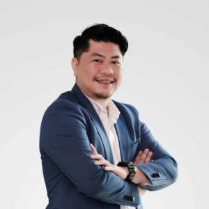 Portrait of Yadin, a senior Indonesian tax consultant with Brevet A, B, and C from STAN